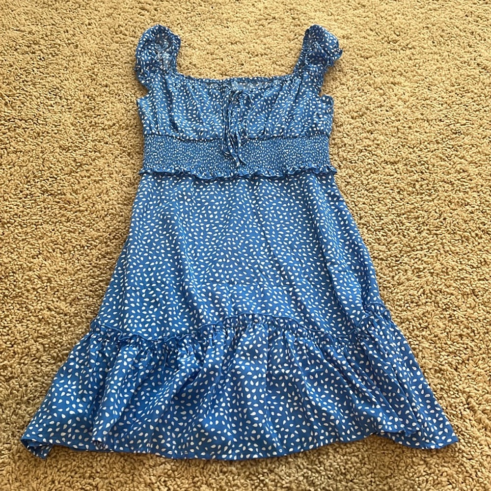 women’s blue and white sundress